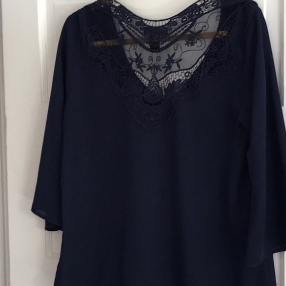 Lady Top. New condition. - Picture 3 of 3